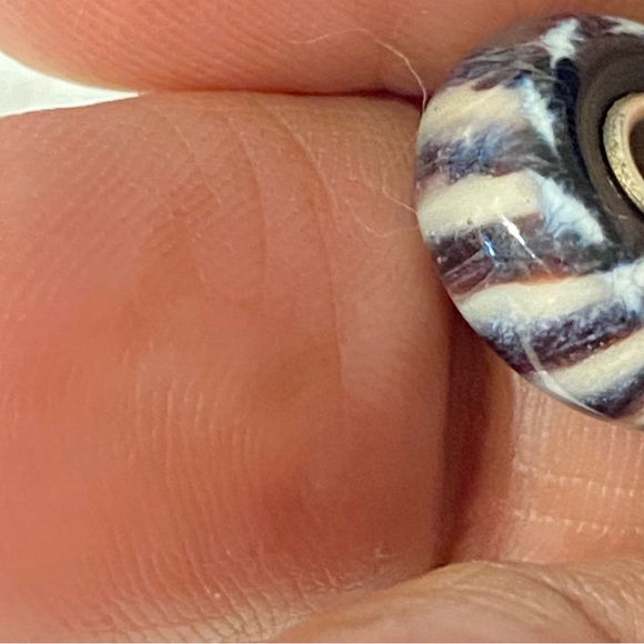 Trollbeads Fur Animal Glass Bead Retired 2012 - Picture 5 of 8